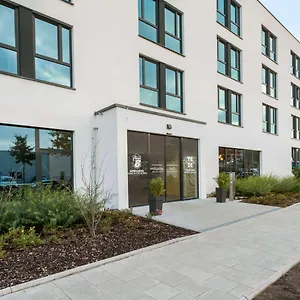 Super 8 By Wyndham Munich City North Μόναχο